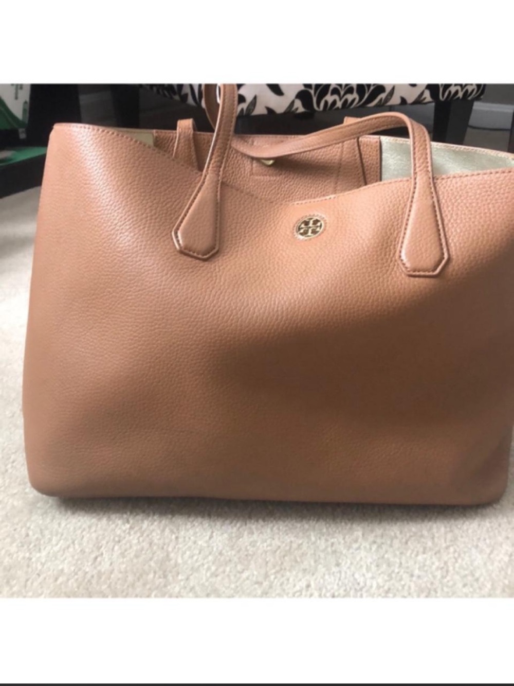 Tory Burch Tan Perry Tote - Picture 4 of 10